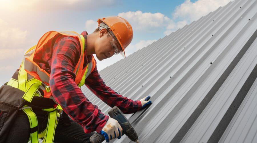 Professional gutter cleaning in Porcupine, SD